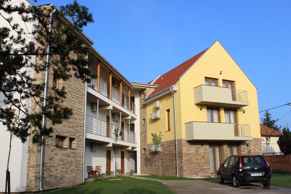 Gyulai Brill Apartman Cameră foto